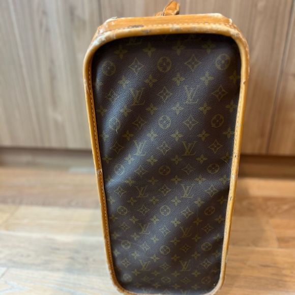 1970s Vintage Louis Vuitton Suitcase - Picture 5 of 9